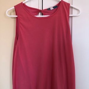 sleeveless top